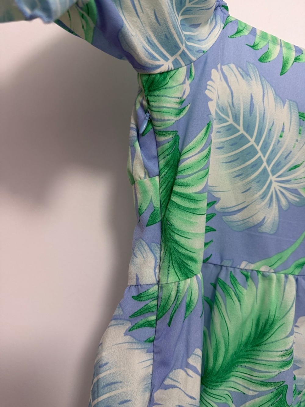Missguided Blue and Green Tropical Leaf Mini Dress with Puff Sleeves - Picture 9 of 10